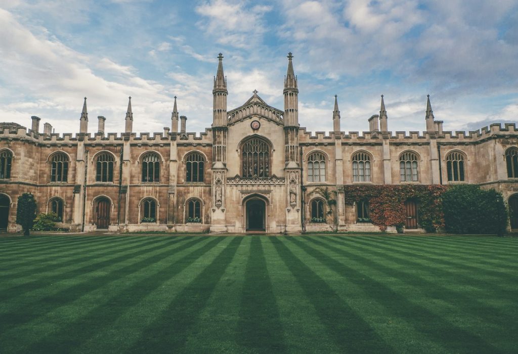 Translating Deep Tech Research into Endorsement: AI-Powered UK Innovator Visa Application Assistant