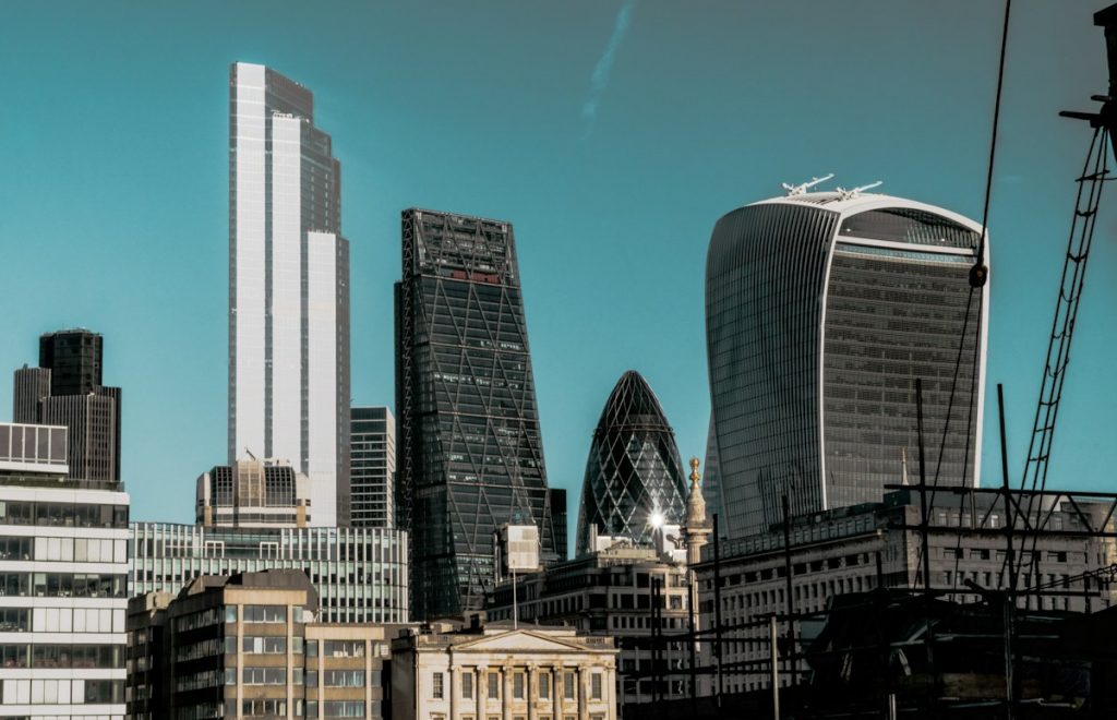 Mastering Scaleup Financial Models: AI-Powered UK Innovator Visa Application Assistant vs Manual Advisory Services