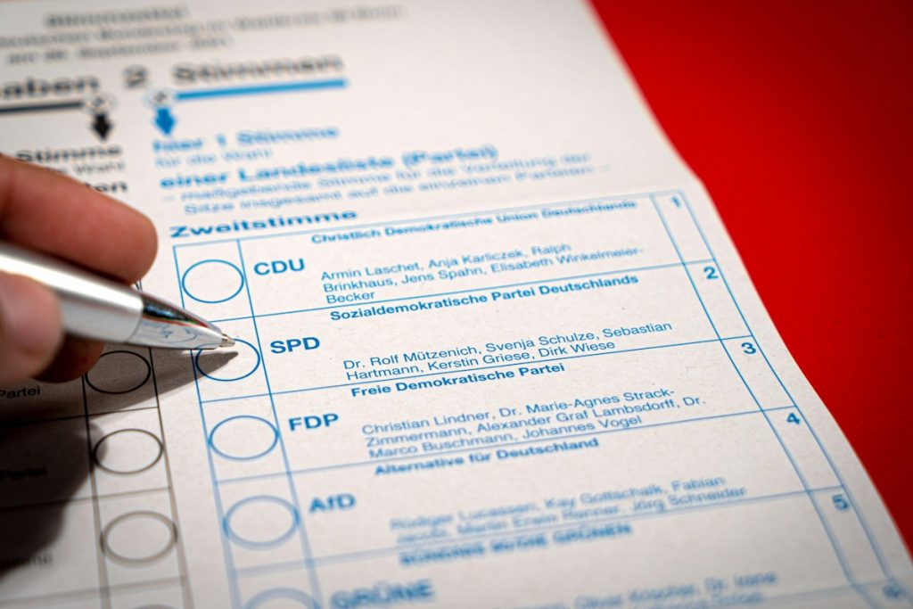 Avoid Critical Filing Pitfalls Using AI-Powered UK Innovator Visa Application Assistant for Error-Free Evidence