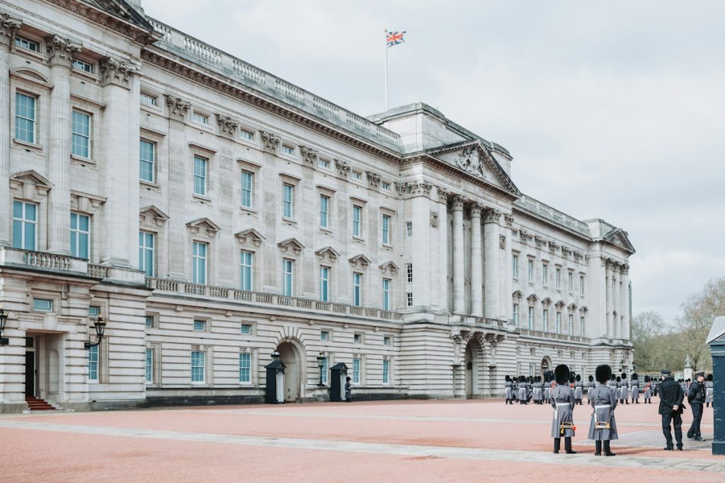 Structuring Your UK Innovator Founder Visa Pitch Deck: The AI-Powered UK Innovator Visa Application Assistant Blueprint