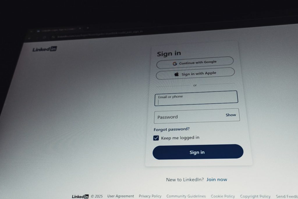 24/7 Application Readiness: AI-Powered UK Innovator Visa Application Assistant for Automated Endorsement Submission