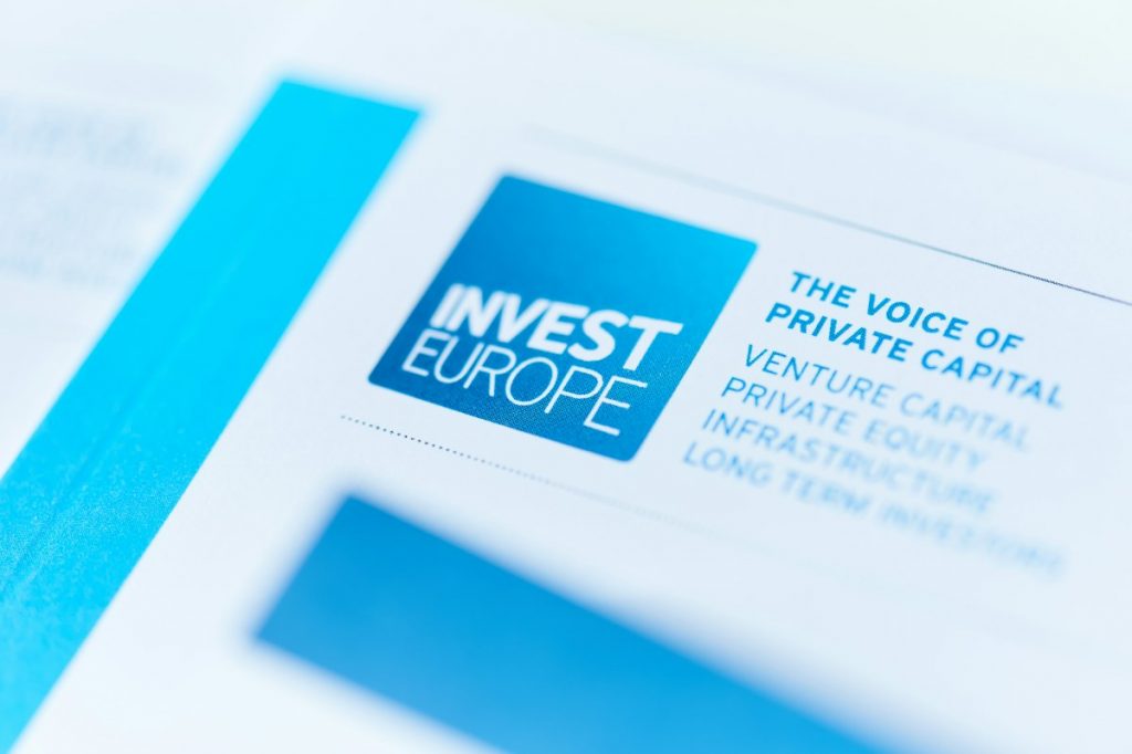 Design Visa-Winning Presentations with the AI-Powered UK Innovator Visa Application Assistant