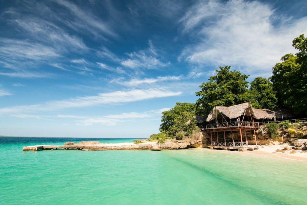Relocating from Cuba to the UK: AI-Powered UK Innovator Visa Application Assistant Route