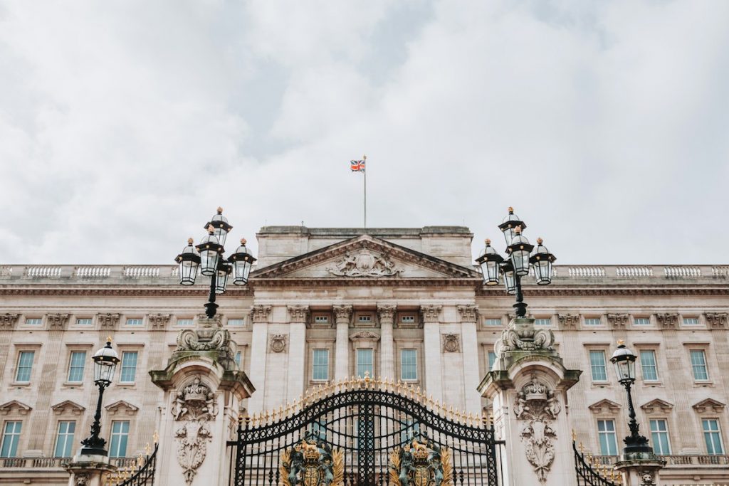 Pass Caseworker Scrutiny: AI-Powered UK Innovator Visa Application Assistant Document Readiness
