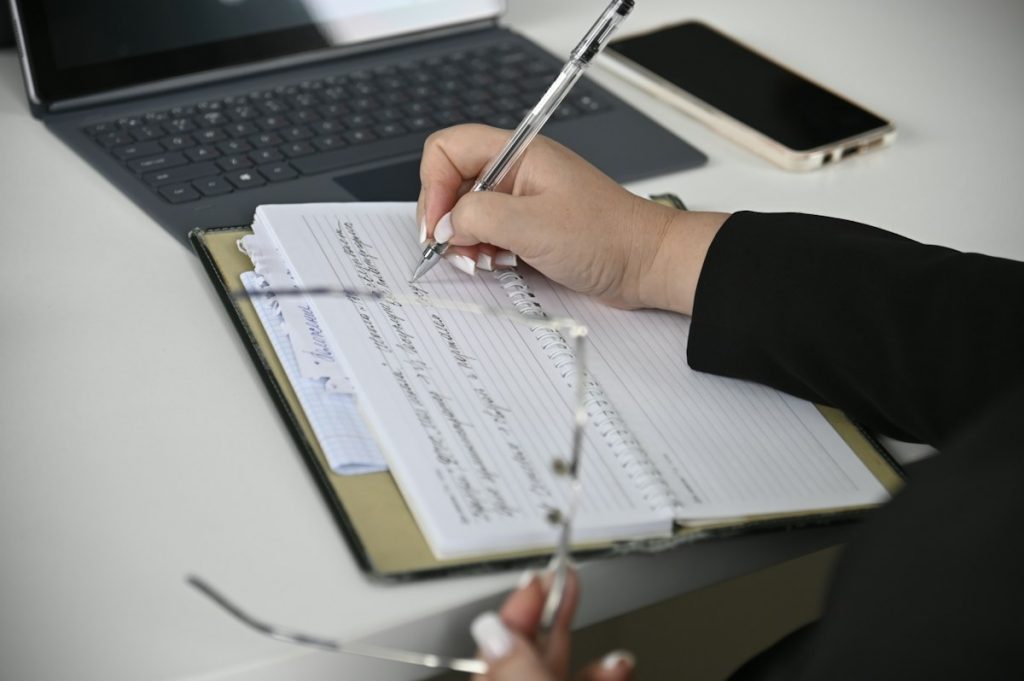 AI-Powered UK Innovator Visa Application Assistant: Evaluating International Credentials