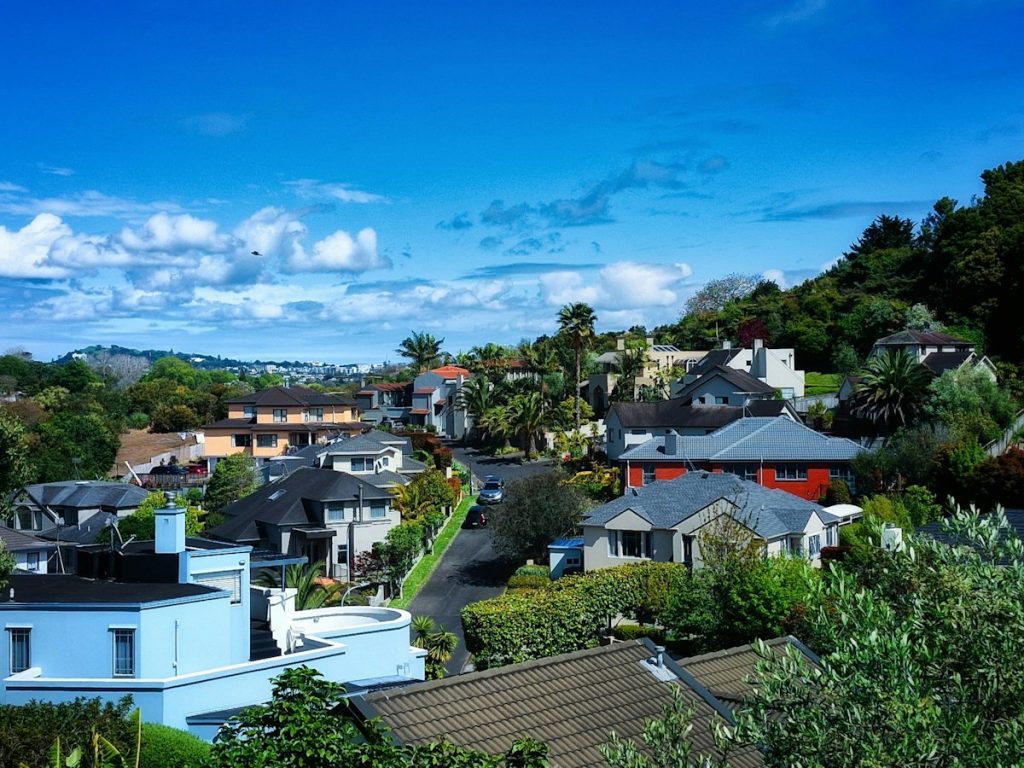 Discover the Best Suburbs to Live in New Zealand: Expat Insights from Torly.ai
