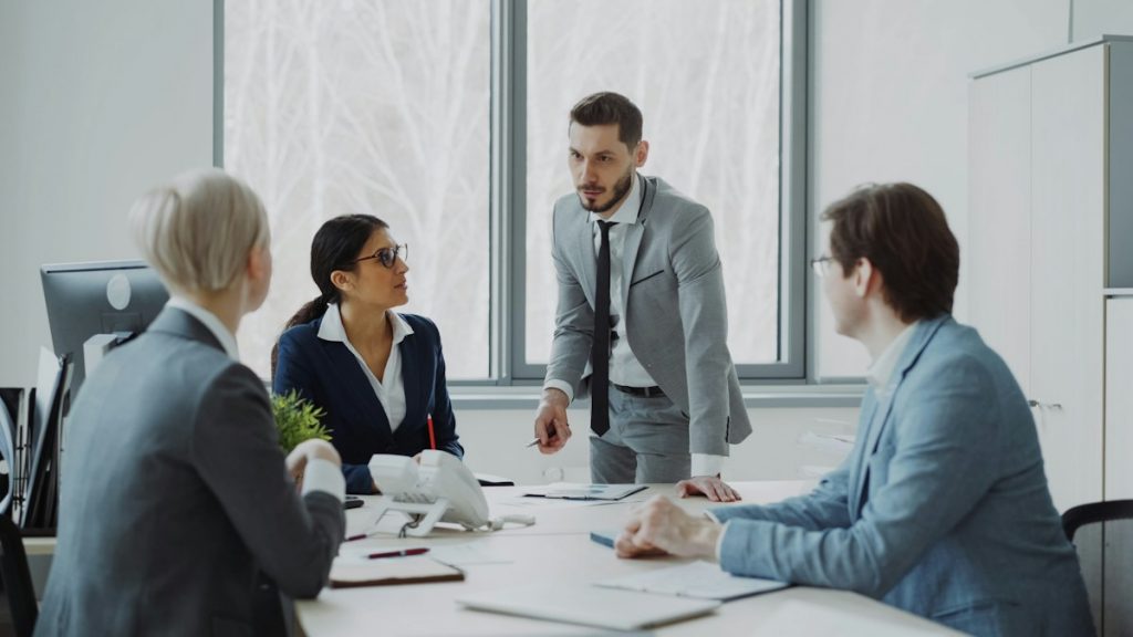Why Choose AI-Powered UK Innovator Visa Application Assistant Over Traditional Visa Consultancies